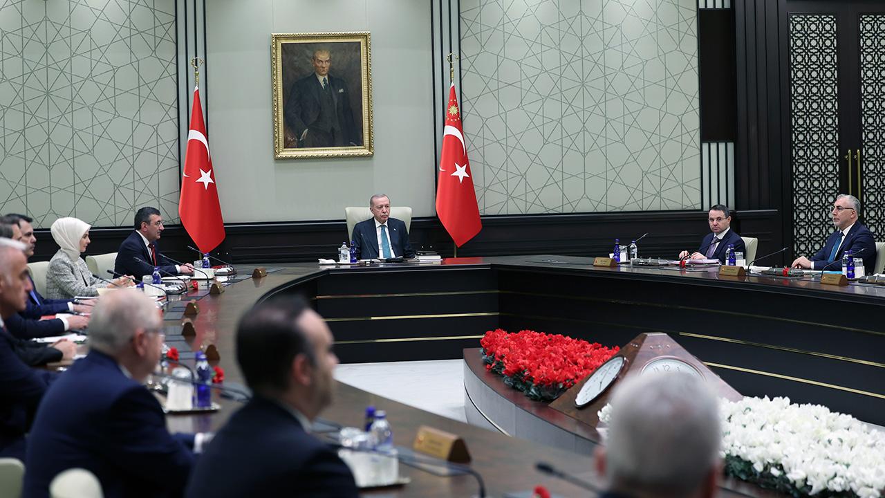Kabine Toplantısında Gündem Yoğun: Orta Doğu, Ekonomi ve Terörle Mücadele