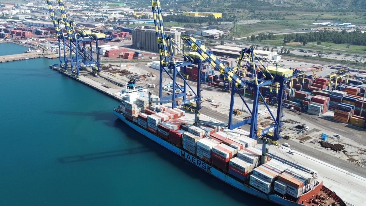 Dış Ticarette Daralma: Açık 5,6 Milyar Dolara Düştü!