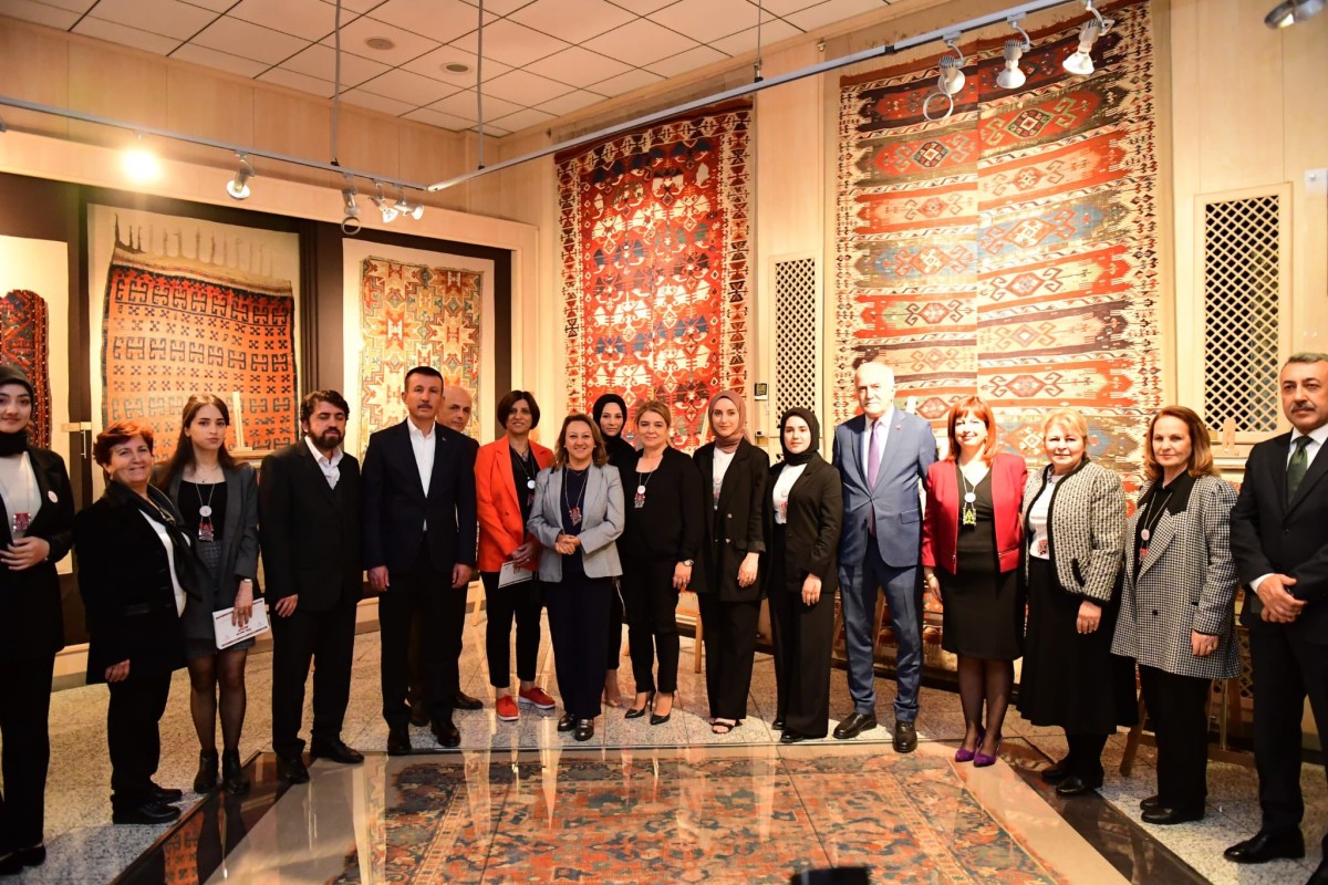 KÜLTÜREL MİRAS ANNELERDEN KIZLARINA AKTARILIYOR