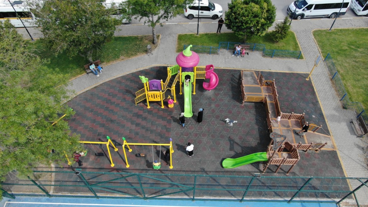 Karesi Belediyesi’nden Yeni Park Ve Spor Sahaları