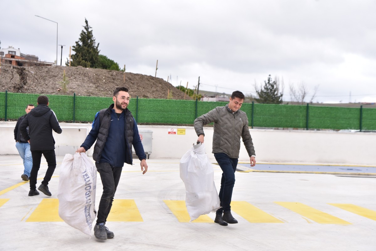 KARESİ BELEDİYESİ ATIK GETİRME MERKEZİ’NE İLK ATIKLAR GELDİ