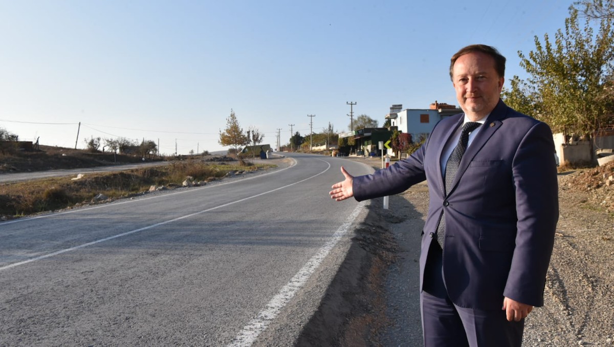 KARESİ’DE YOLLAR ÖRÜLÜYOR