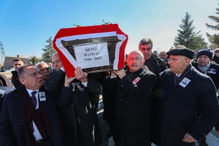 CHP eski Genel Başkanı Deniz Baykal'a veda!