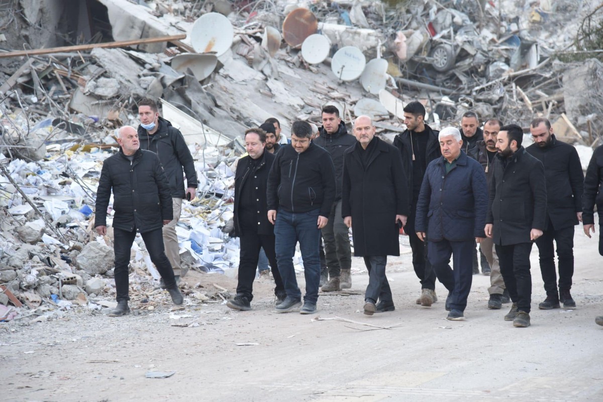 BAŞKAN ORKAN DEPREM BÖLGESİNDE ZİYARETLERİNİ SÜRDÜRDÜ