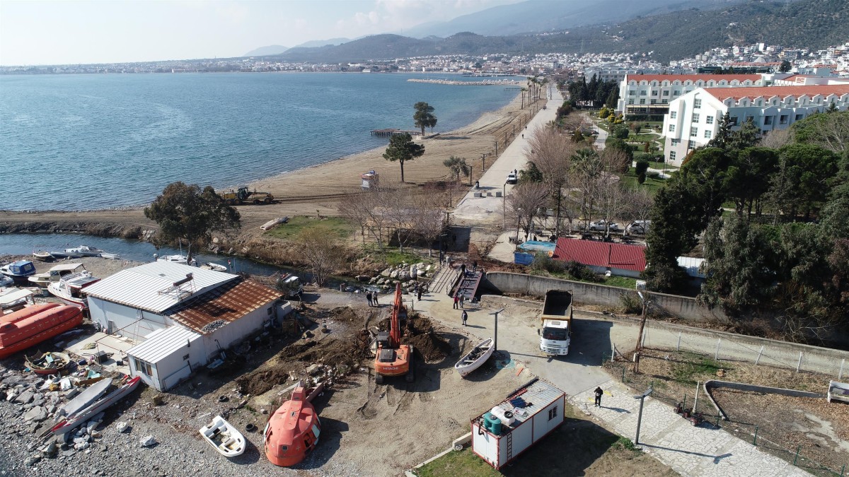 Büyükşehir’den Güre Sahil Yolu’nda hummalı çalışma