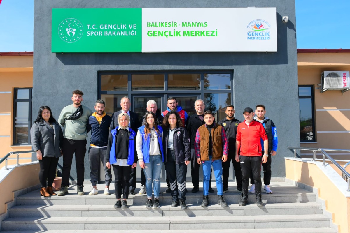 ÖZALP: YENİ TESİSLERİMİZ GENÇLERİN GÖZDESİ OLACAK