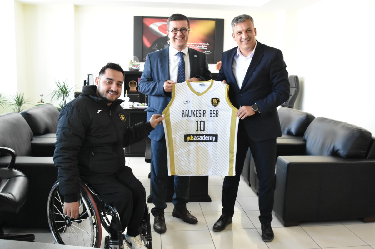 Tekerlekli Sandalye Basketbol Takımı’na Üniversiteden destek