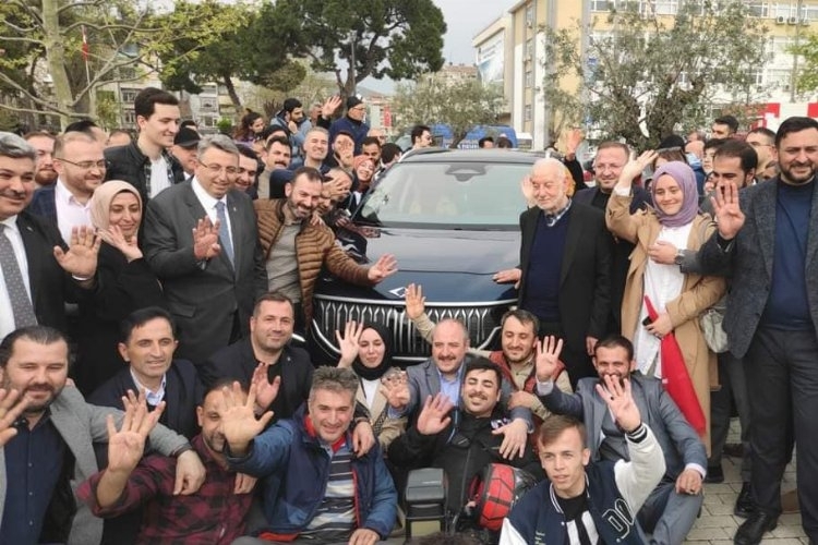Bakan Varank ilk seçim çalışmasına Gemlik ilçesinden başladı