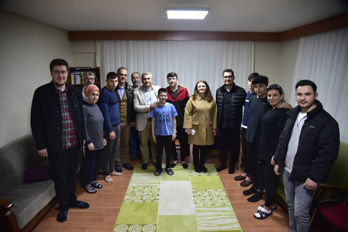 Canbey, Sevgi Evlerinde Kalan Çocuklarla Sahur Yaptı