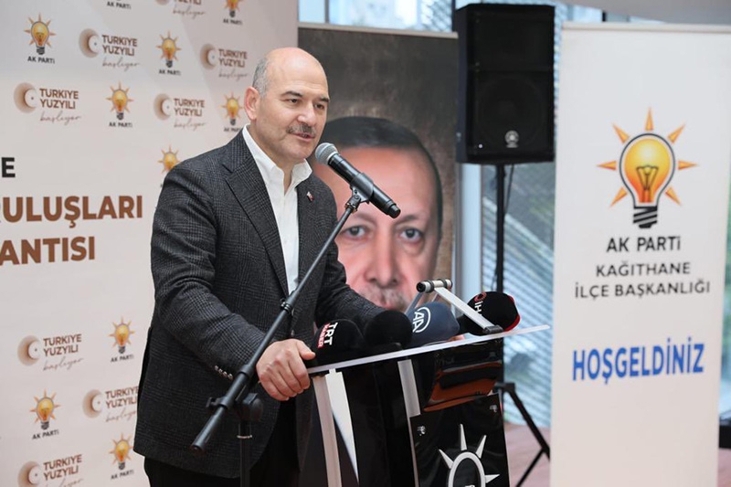 BAKAN SÜLEYMAN SOYLU KAĞITHANE’DE YOĞUN İLGİYLE KARŞILANDI