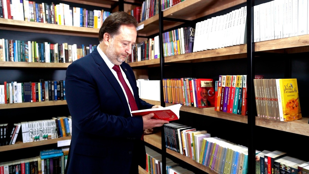 KARESİ MİLLET KIRAATHANESİ GENÇLERİN BULUŞMA NOKTASI