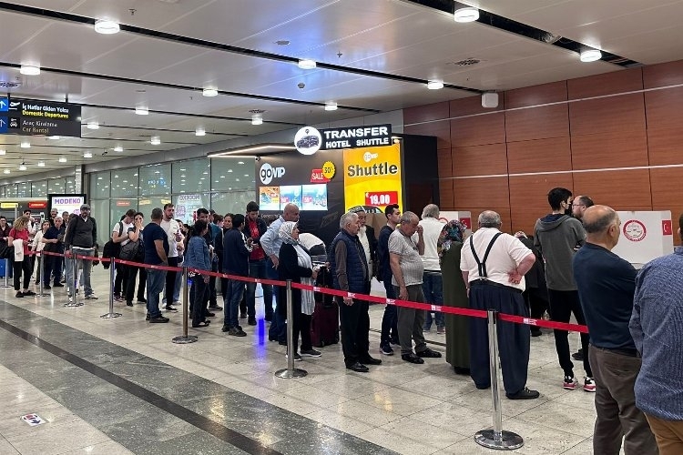 Sabiha Gökçen'de oy kullanma işlemi devam ediyor