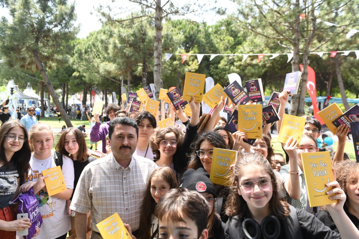 3. ALTIEYLÜL KİTAP FUARI DOLU DOLU GEÇTİ