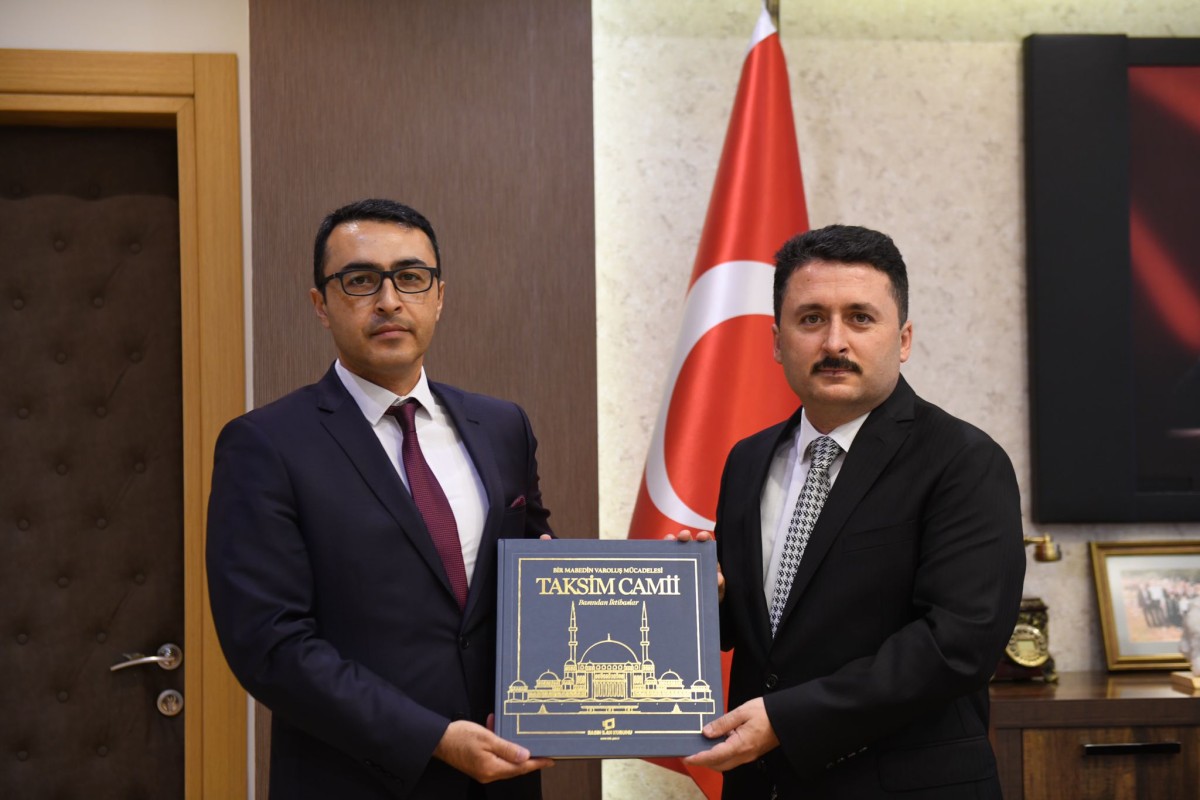 BİK ŞUBE MÜDÜRÜ PARLAK’TAN ANLAMLI HEDİYE