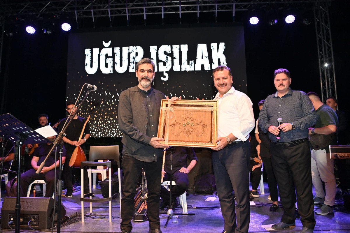 Demokrasi Zaferi konserlerle kutlandı