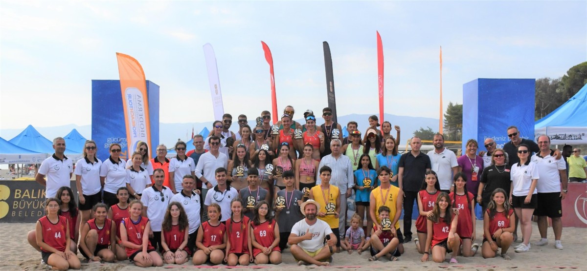 Voleybolda şampiyon Balıkesir Büyükşehir