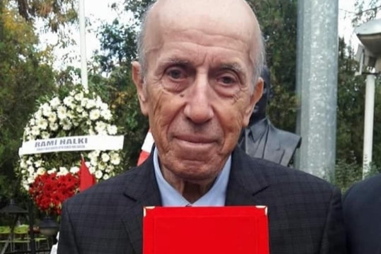 Ünlü Ses Sanatçısı Halil Çolakoğlu vefat etti