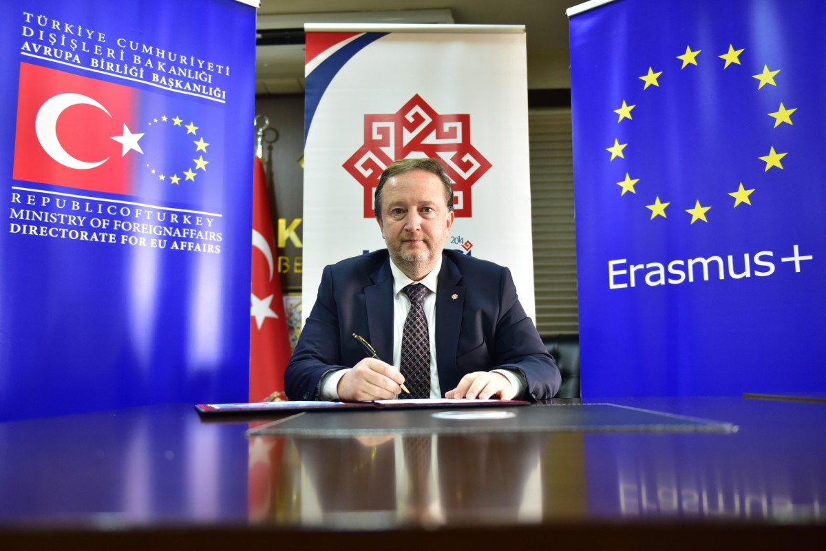 KARESİLİ GENÇLER AB FIRSATLARINDAN FAYDALANIYOR
