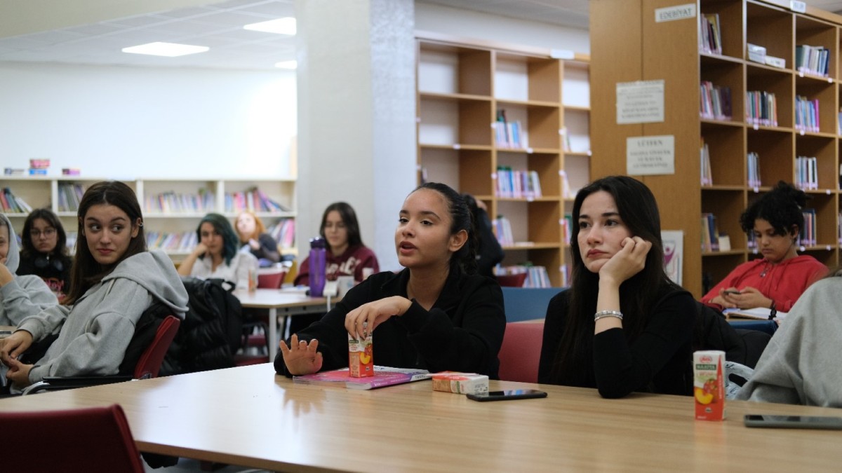 ALTIEYLÜL BELEDİYESİ GENÇLERİN DE YANINDA