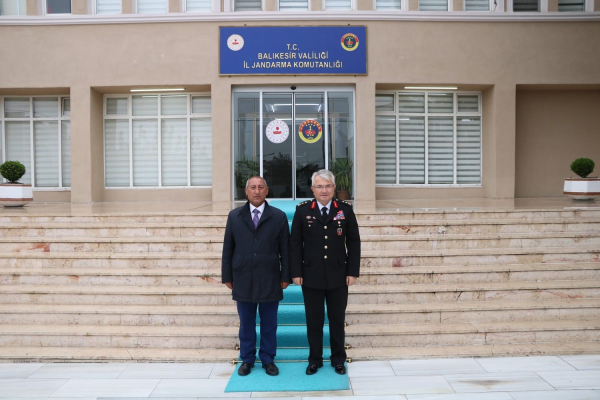 KARESİ HABER YAZARINDAN İL JANDARMA KOMUTANINA ZİYARET