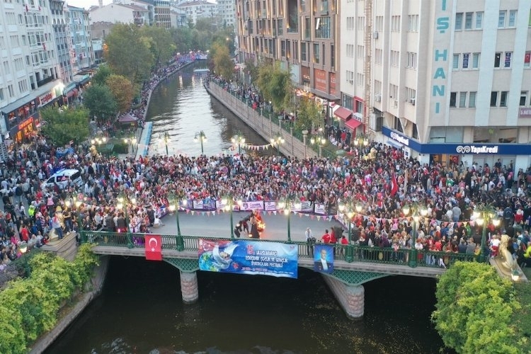 2023 Turizm Raporu: Yıl Boyunca Yüksek Turist Akını Kaydedildi