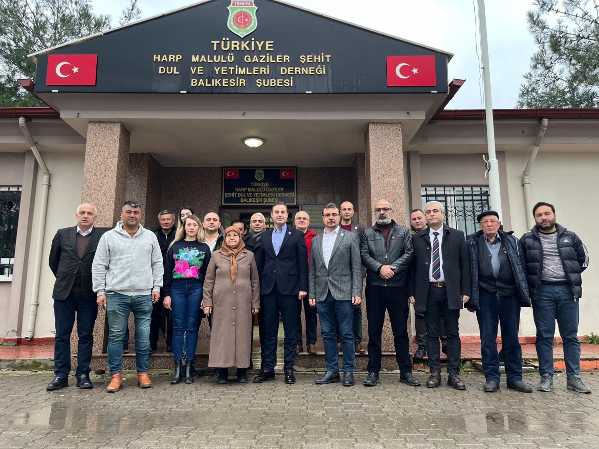 ŞEHİT YAKINLARI VE GAZİLERİ ZİYARET EDEN AHMET AKIN: ‘VATAN SİZE MİNNETTAR’