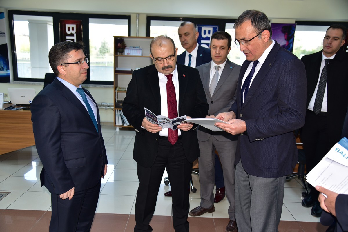 Balıkesir Valisi İsmail Ustaoğlu’ndan Balıkesir Üniversitesine Ziyaret