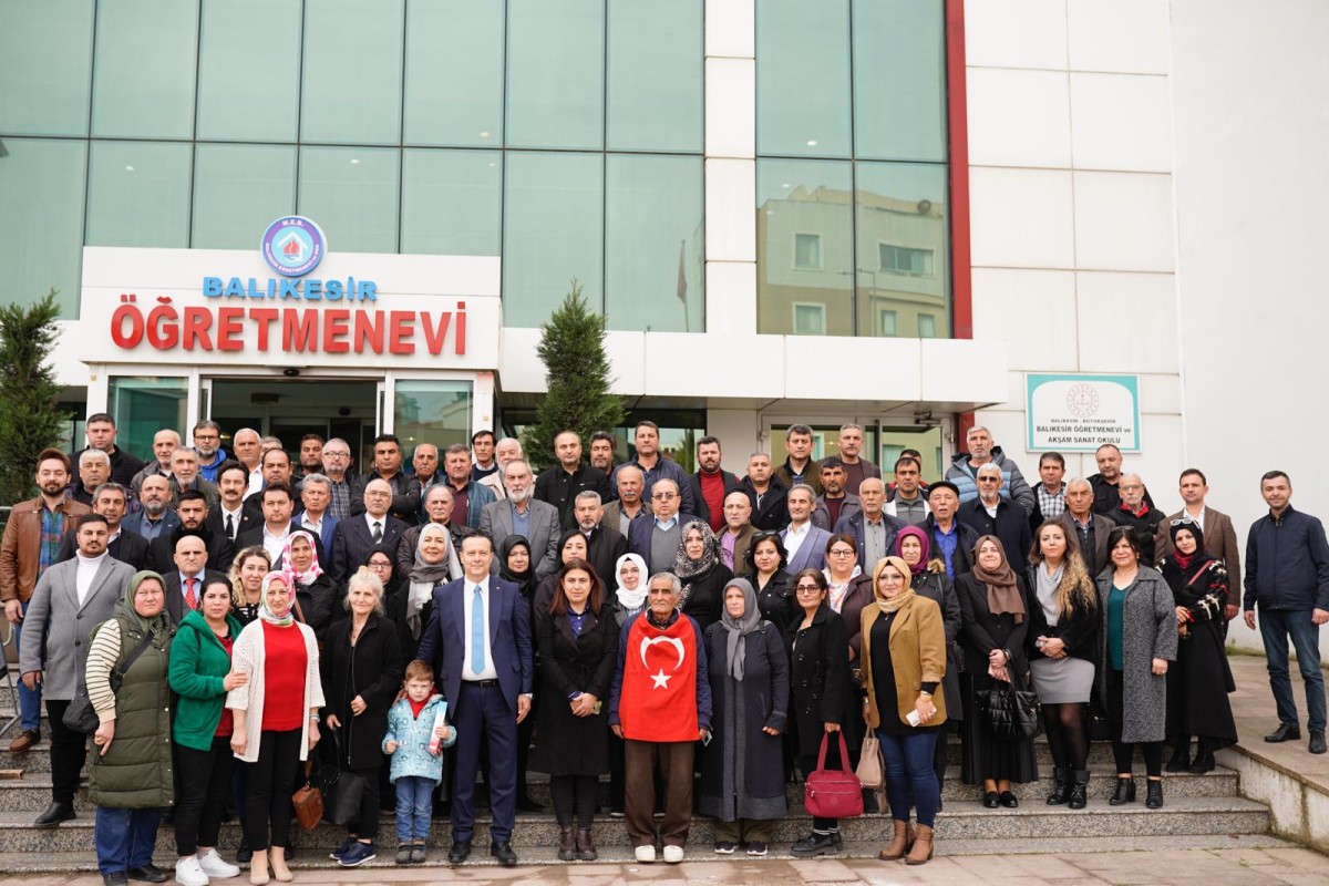 Cumhur İttifakı Belediye Başkan Adayı Mesut Eray, Ak Parti Altıeylül Mahalle Başkanlarıyla Buluştu