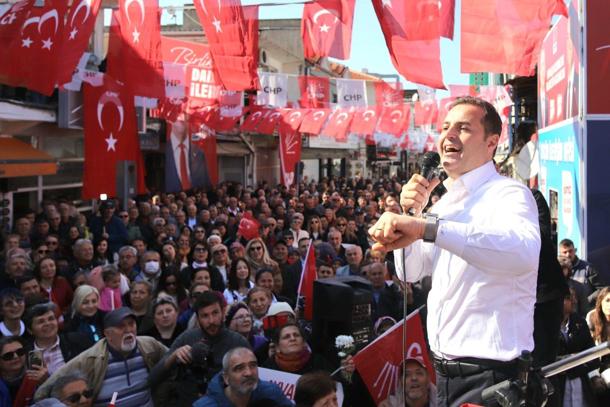 AYVALIK, AHMET AKIN’I BÜYÜK COŞKUYLA KUCAKLADI