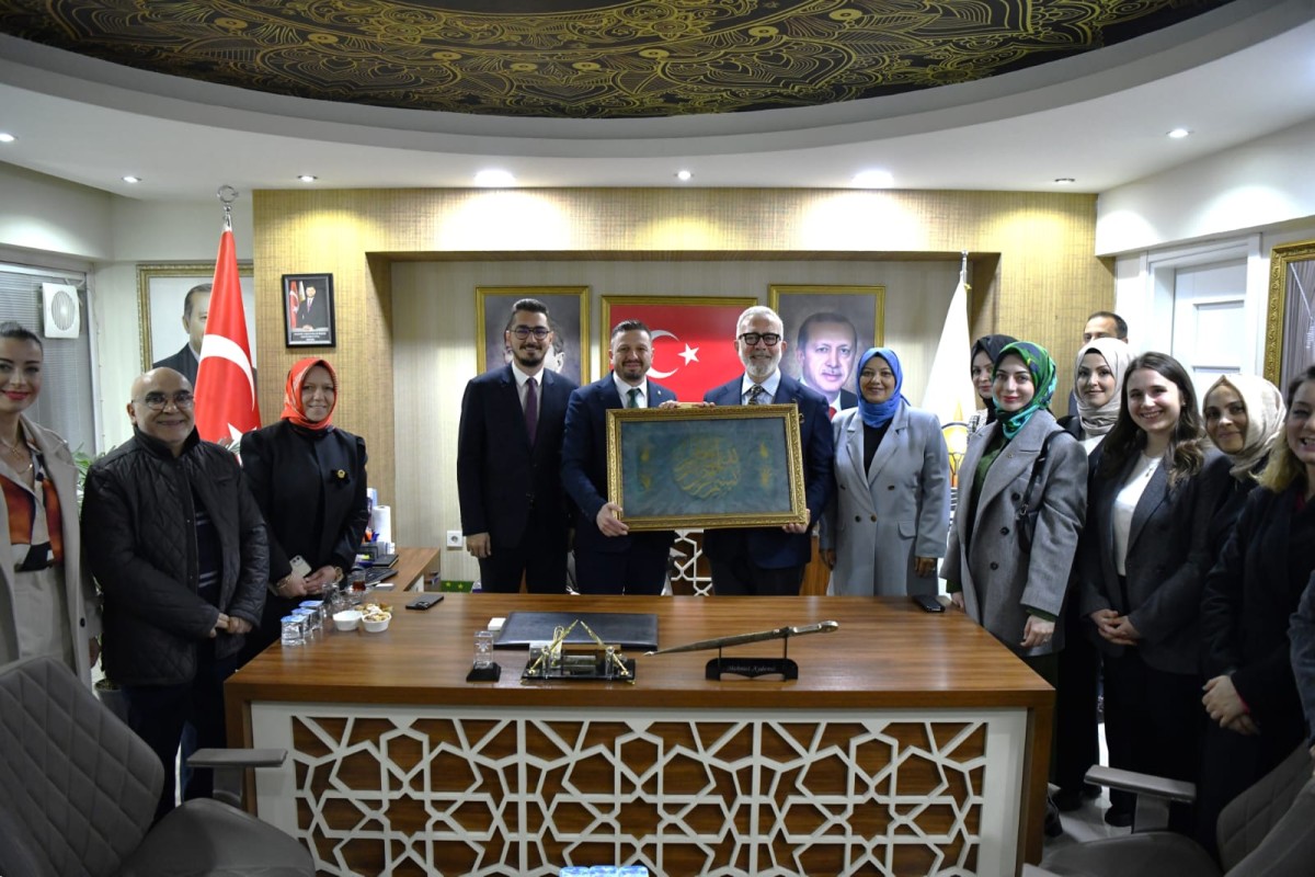 SANAT DÜNYASININ DUAYEN İSİMLERİNDEN BAHADIR YENİŞEHİRLİOĞLU BALIKESİRDE
