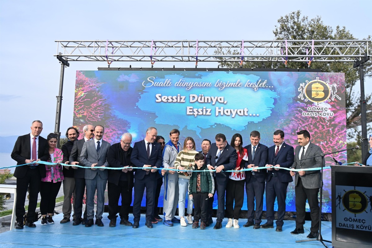 Rekortmen sporcular, Gömeç Dalış Köyü’ne hayran kaldı