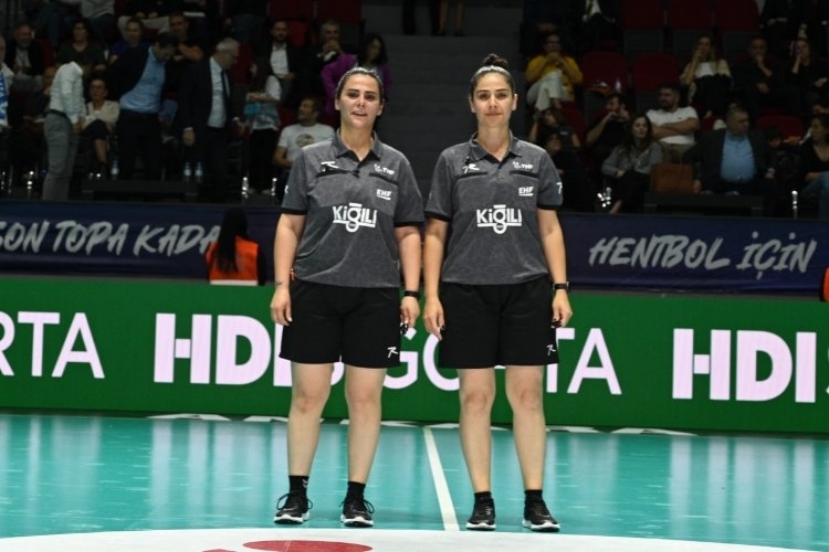 Avrupa Ligi Finali'nde İlk Kez Kadın Hakem İkilisi Sahne Aldı
