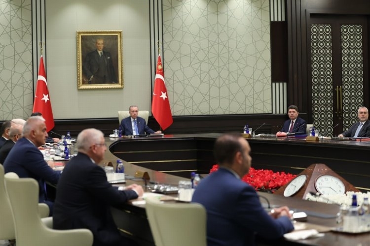 Kabinenin Gündemi Dolu