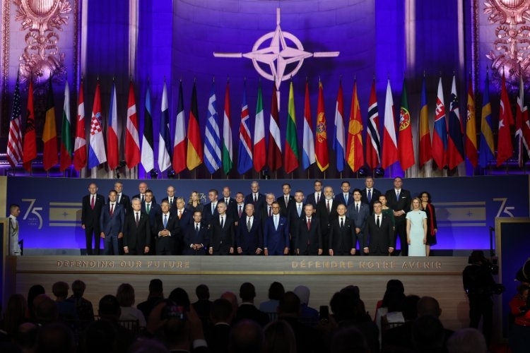 Erdoğan, NATO Zirvesinde Aile Fotoğrafında Yer Aldı