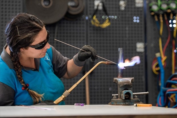 Meslek Fabrikası'ndan Mezun Kadın Kaynakçılar İşbaşı Yaptı