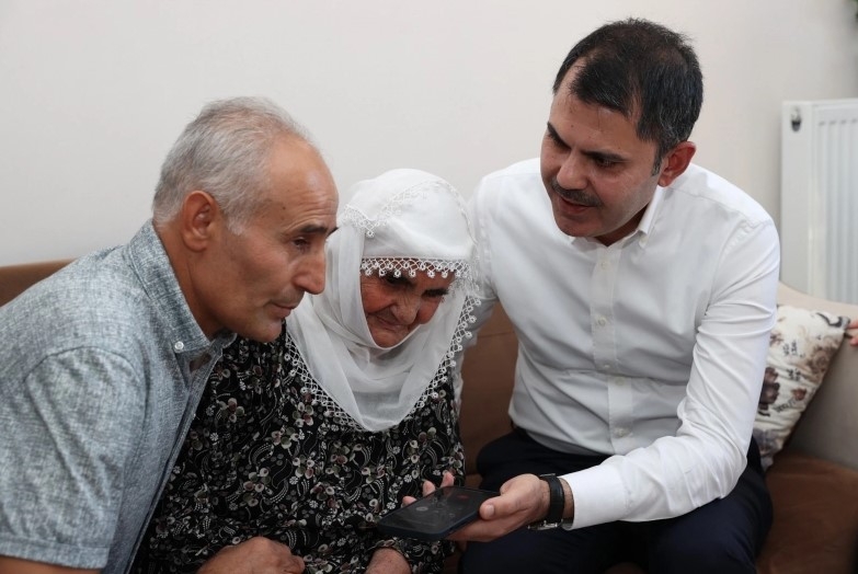 Cumhurbaşkanı Erdoğan'dan Adıyamanlı Depremzedeye Moral Desteği