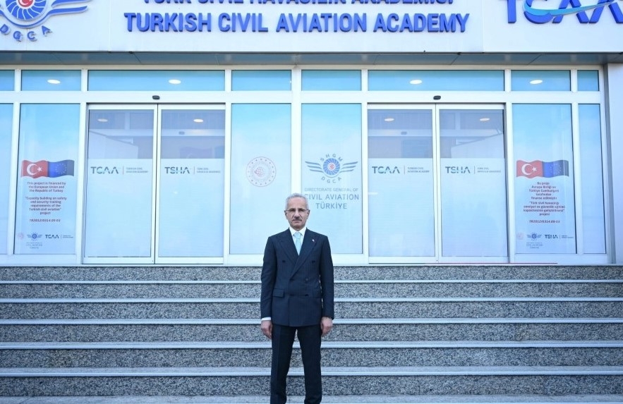 Bakan'dan Yeni İç Hat Seferleri Duyurusu!