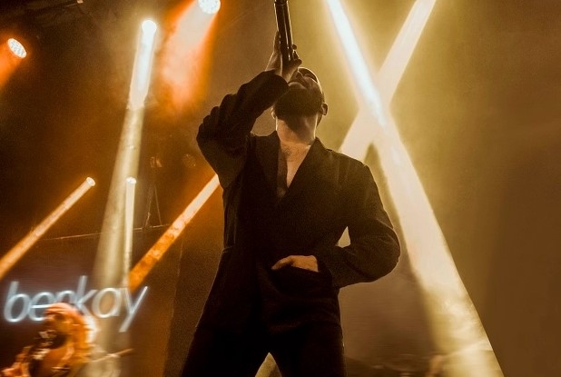 Berkay, Çifte Performansla Hayranlarını Büyüledi
